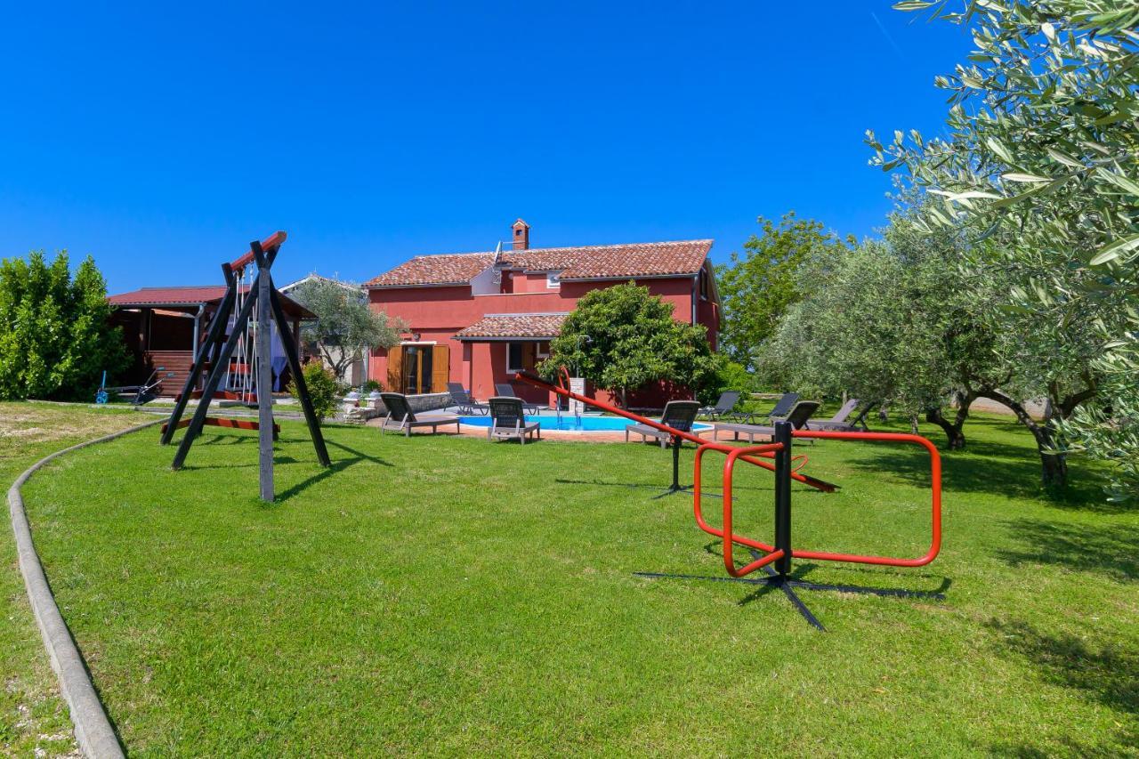 Villa Carla With Private Pool & Kids Playground - Pet Friendly Mutvoran Eksteriør billede