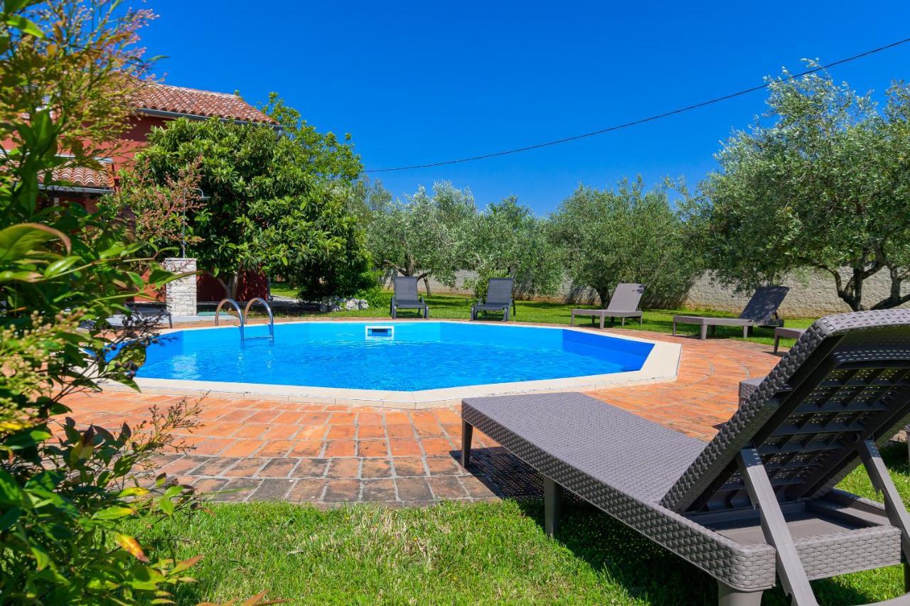 Villa Carla With Private Pool & Kids Playground - Pet Friendly Mutvoran Eksteriør billede