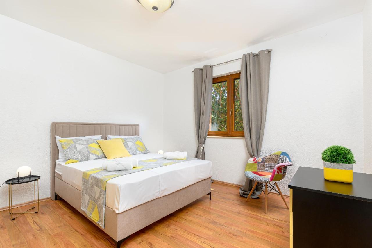Villa Carla With Private Pool & Kids Playground - Pet Friendly Mutvoran Eksteriør billede