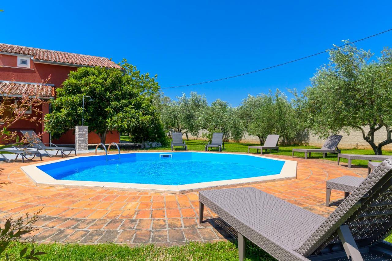 Villa Carla With Private Pool & Kids Playground - Pet Friendly Mutvoran Eksteriør billede