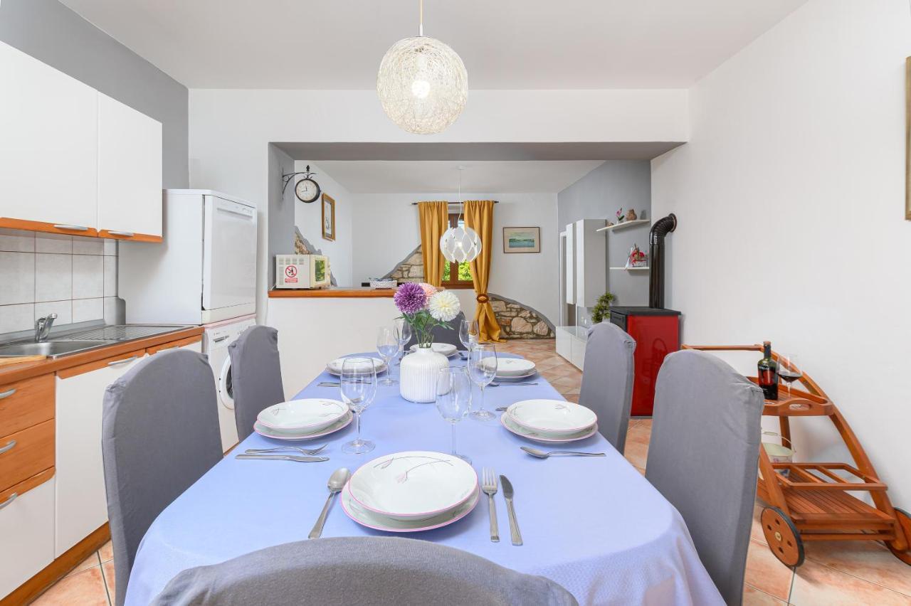 Villa Carla With Private Pool & Kids Playground - Pet Friendly Mutvoran Eksteriør billede